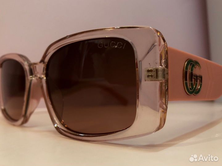 Солнцезащитные очки Gucci женские