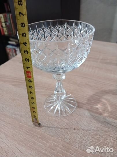 Ваза хрустальная на ножке