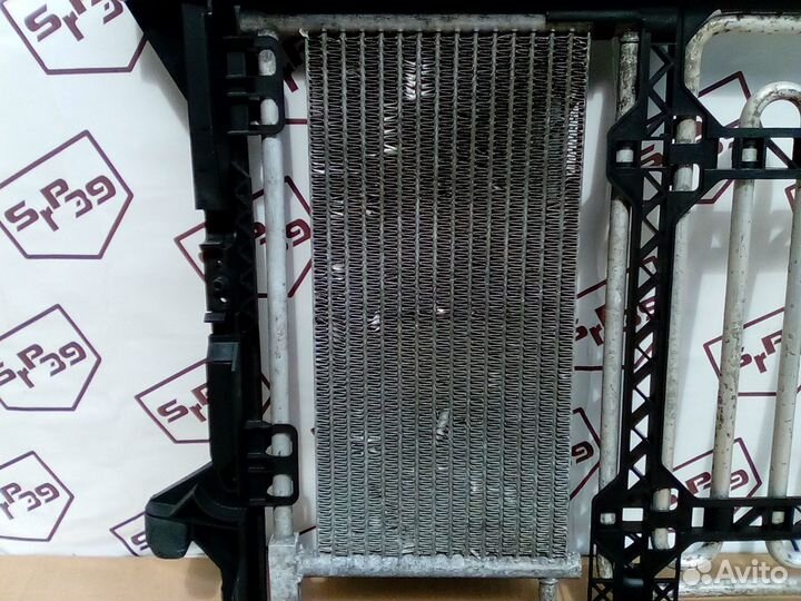 Передняя рамка радиаторов бмв Е39 BMW E39