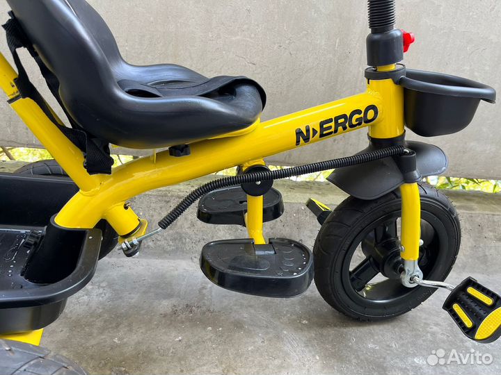 Детский велосипед с родительской ручкой