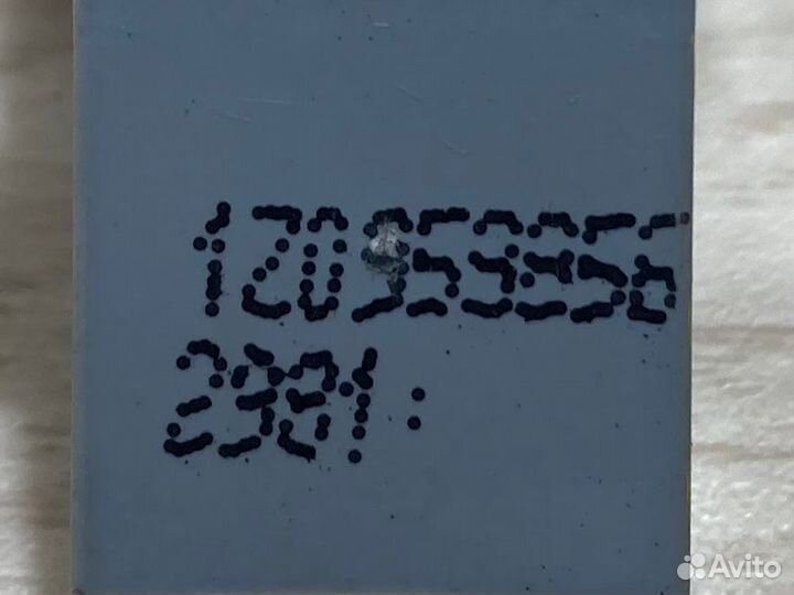 Кнопка стеклоподъемника задняя правая Skoda Yeti