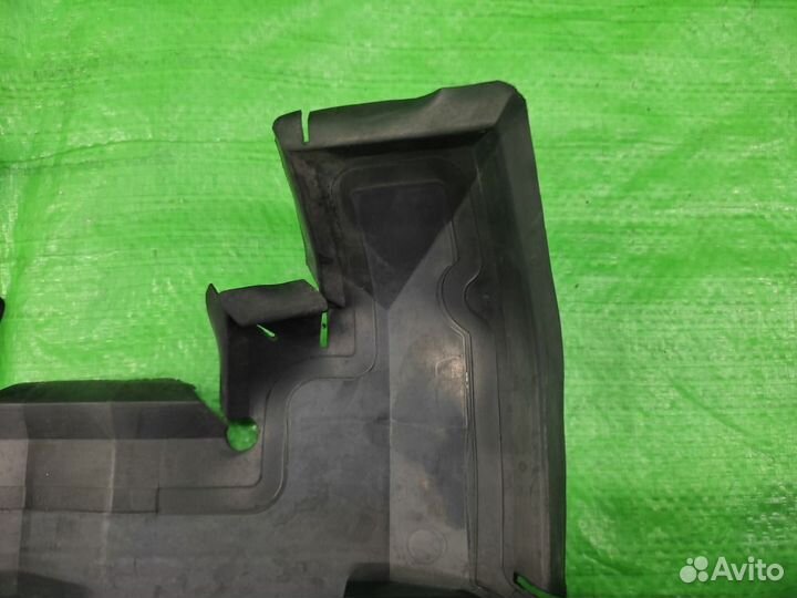 Воздуховод радиатора левый Audi Q5 2008-2017