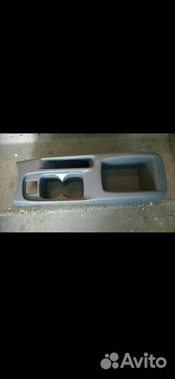 Центральная консоль(подлокотник) Cedia