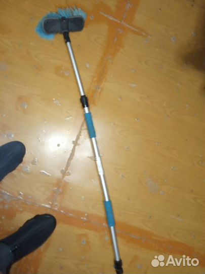 Щетка для мытья а/м,телескопическая 161 см с водой