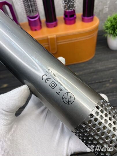 Стайлер dyson в кейсе