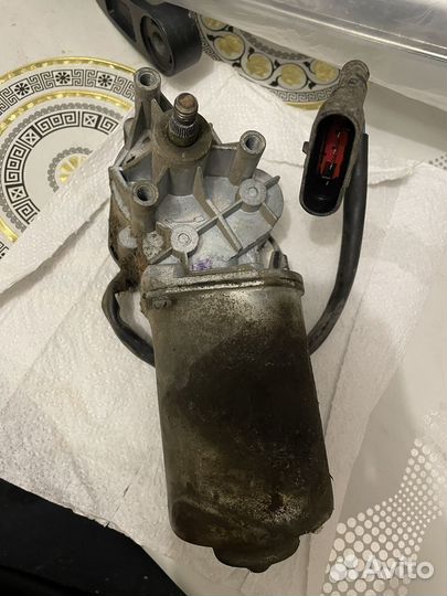 Моторчик дворников и сабля на капот