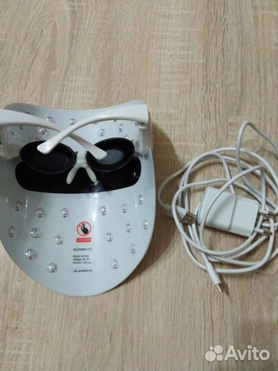 Светодиодная маска для лица