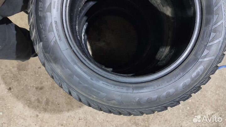 Goodyear UltraGrip Extreme 215/65 R16