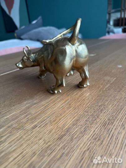 Бык бронзовый с Уолл-стрит