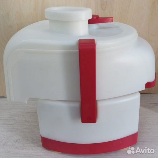 Электросоковыжималка-шинковка 