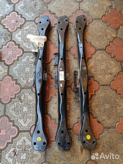 Кронштейн кпп vw touareg