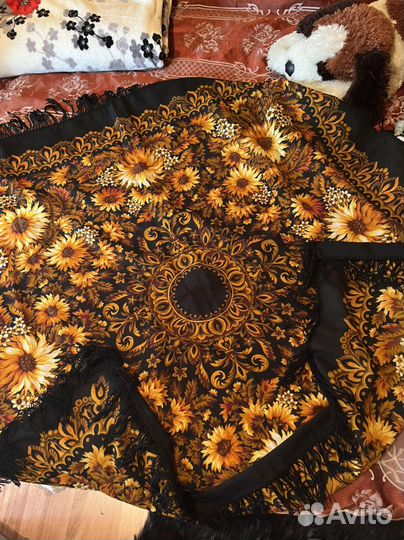 Павлопосадский шерстяной платок