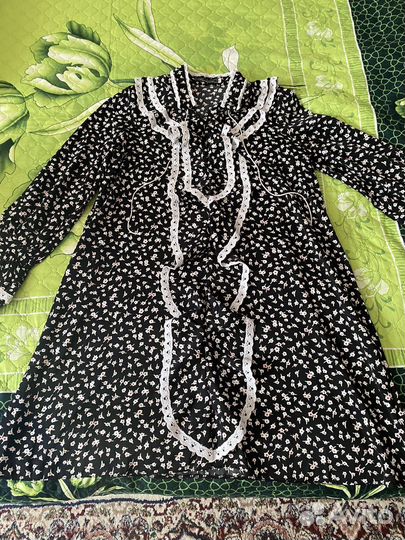 Нарядное женское платье