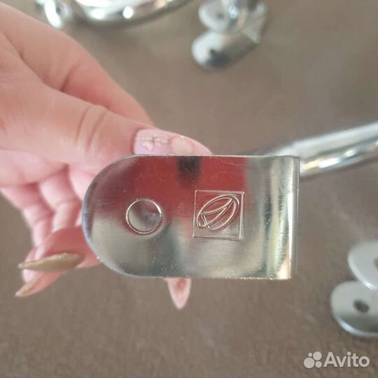 Подлокотник