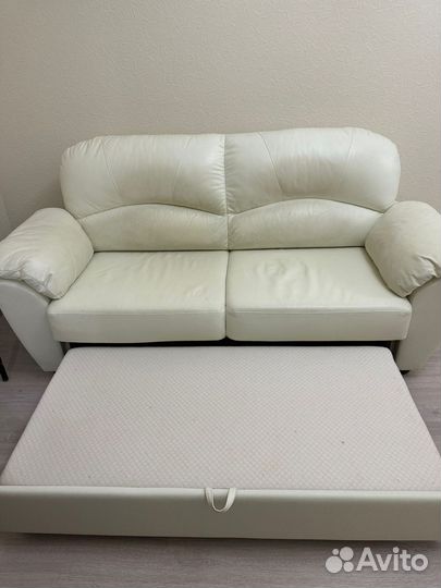 Продам кожаный диван