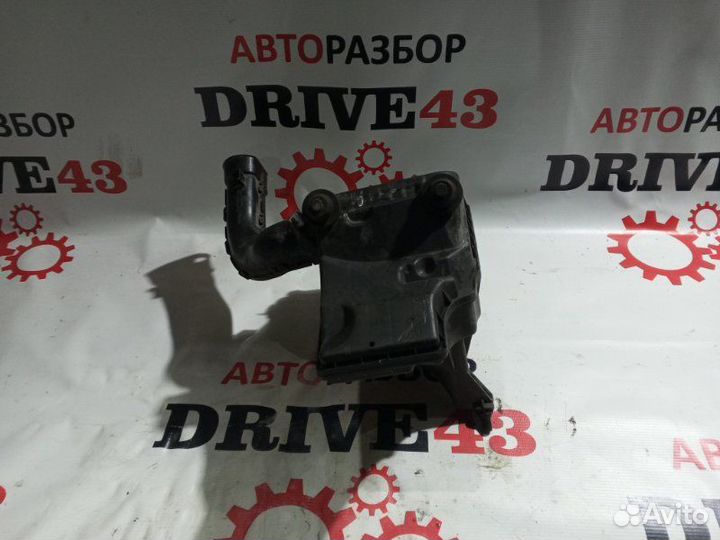 Корпус воздушного фильтра Nissan Note 11 wagon