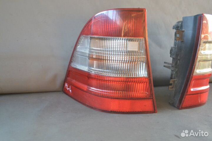 Фонарь задний Mercedes-Benz Ml-Class W163