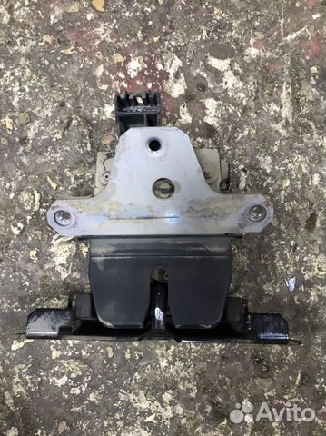 Замок крышки багажника Ford Focus 3