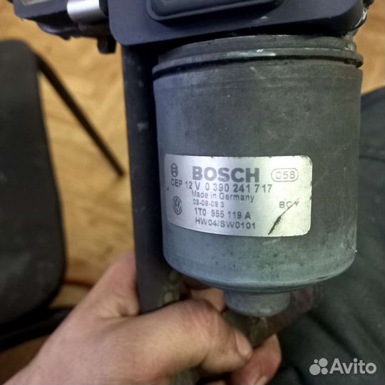 Мотор стеклоочистителя Volkswagen Touran 2003г