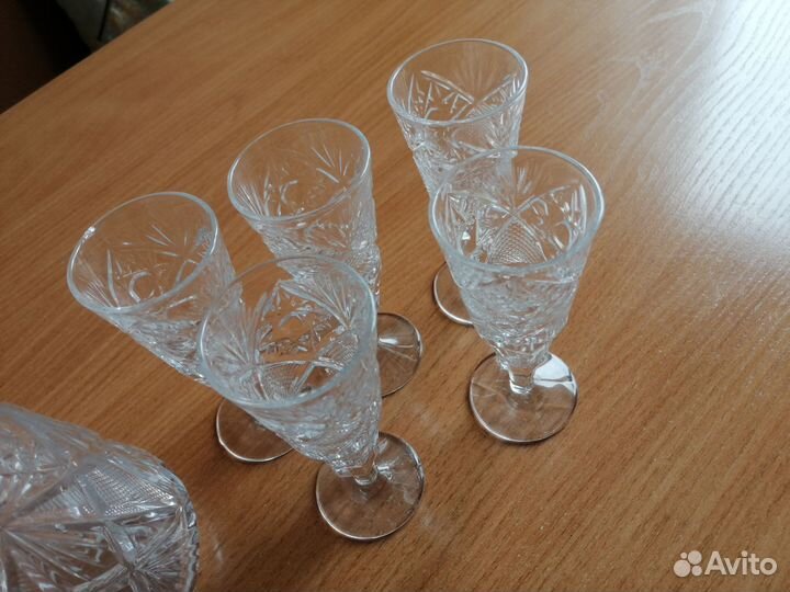 Графин хрустальный со стопками