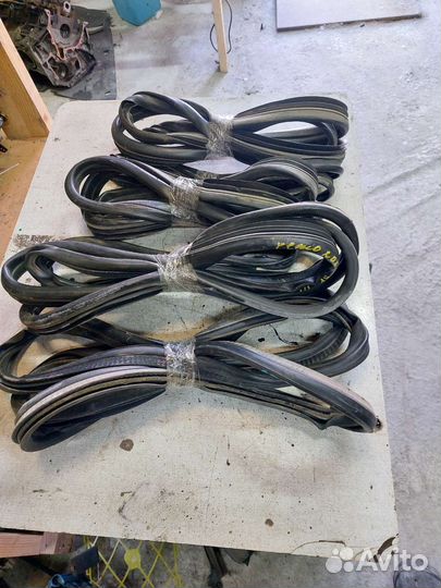 Уплотнитель Peugeot 206