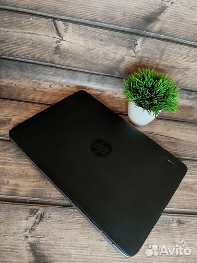 Ноутбук HP Elitebook 820
