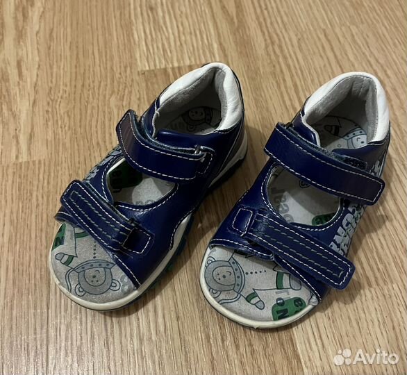 Сандали детские