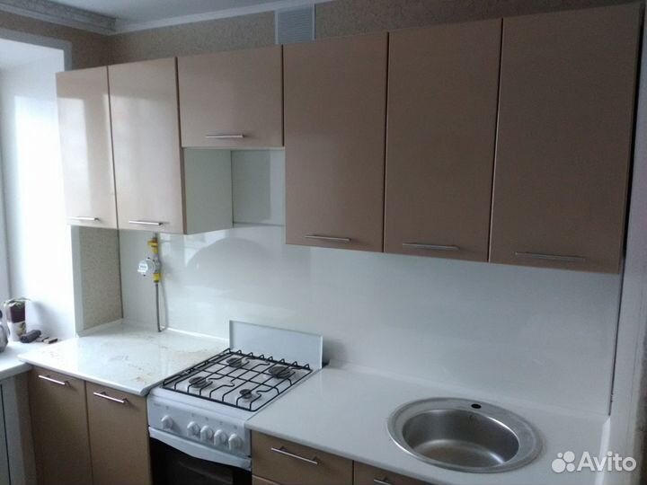 Кухня + обеденный стол в подарок