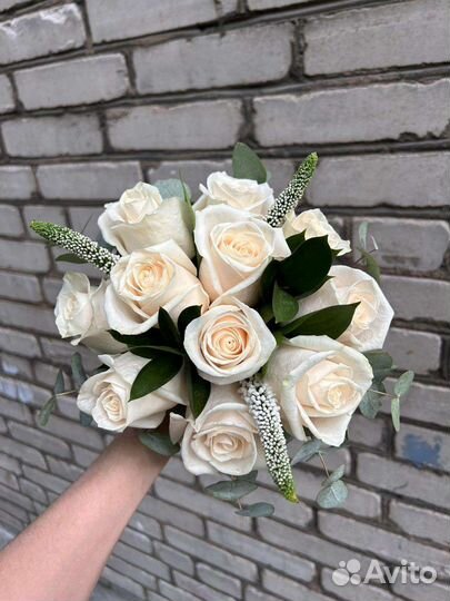 Свадебный букет в белой цветовой гамме