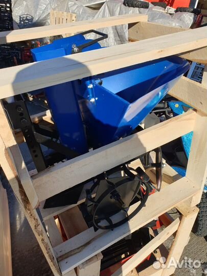 Картофелесажалка ксмб-1 на грунтозацепах