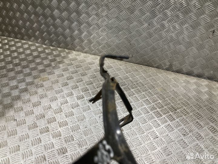 Кронштейн Volvo 21861401