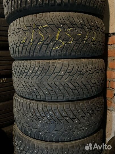 Nokian Tyres Hakkapeliitta 8 215/55 R17 98T