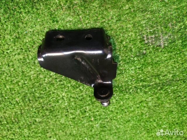 Кронштейн задний левый Ford Maverick TM1 GZ 2006