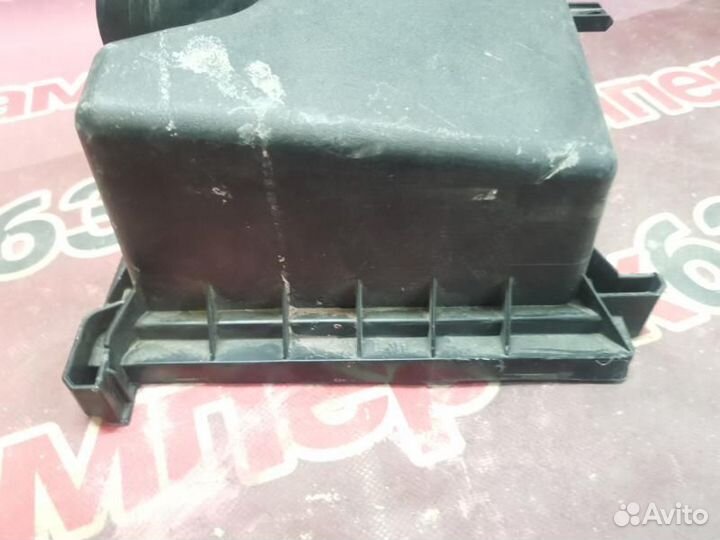 Корпус воздушного фильтра Toyota RAV4 A30 2006 (б