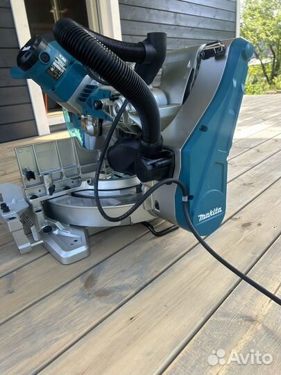 Торцовочная пила Makita LS1219L