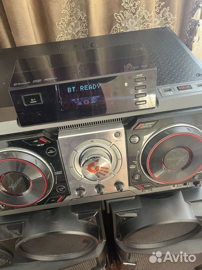 Музыкальный центр