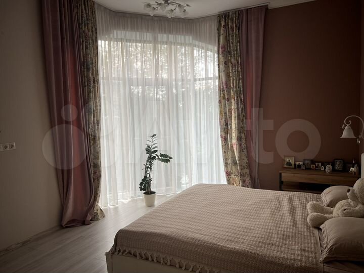 3-к. квартира, 180 м², 3/4 эт.