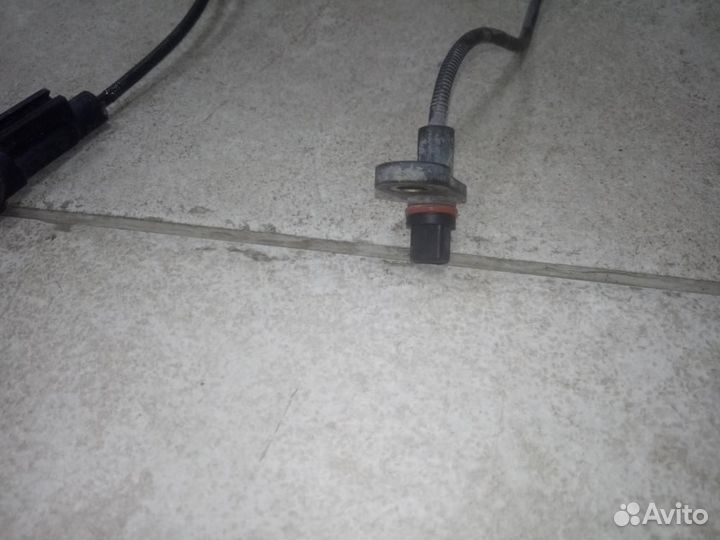 Датчик ABS задний левый Mitsubishi Lancer X CY2A 2