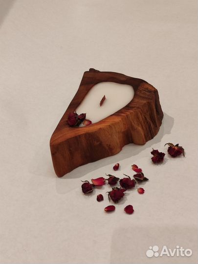 Свеча в дереве