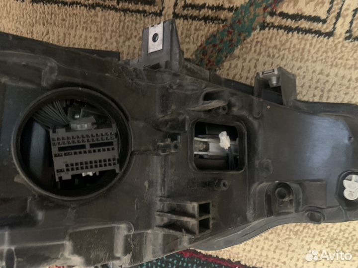 Фара бмв f30 левая с дефектом на зап части