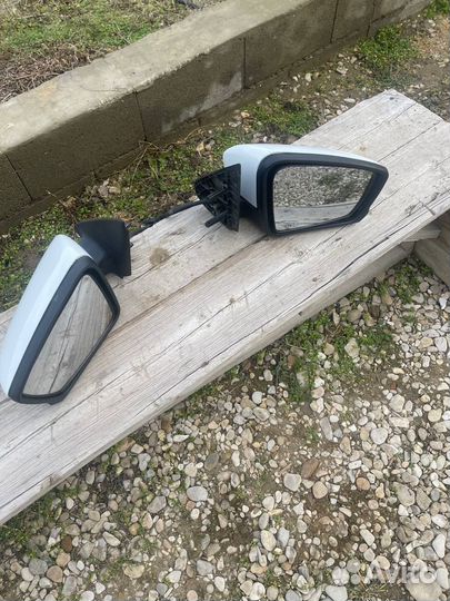 Зеркала на гранту