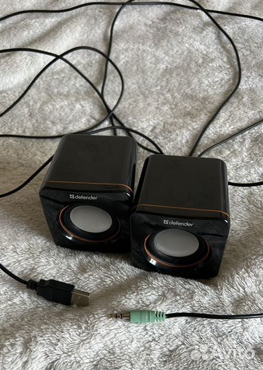 Проводные колонки Defender