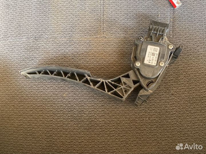 Педаль газа Chevrolet Cruze