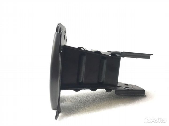 Кронштейн усилителя бампера передний левый Audi A3