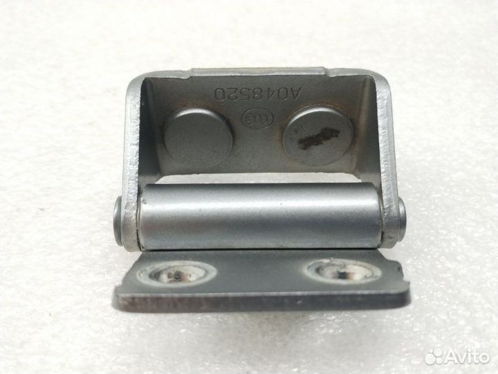 Петля двери багажника задняя левая Mitsubishi