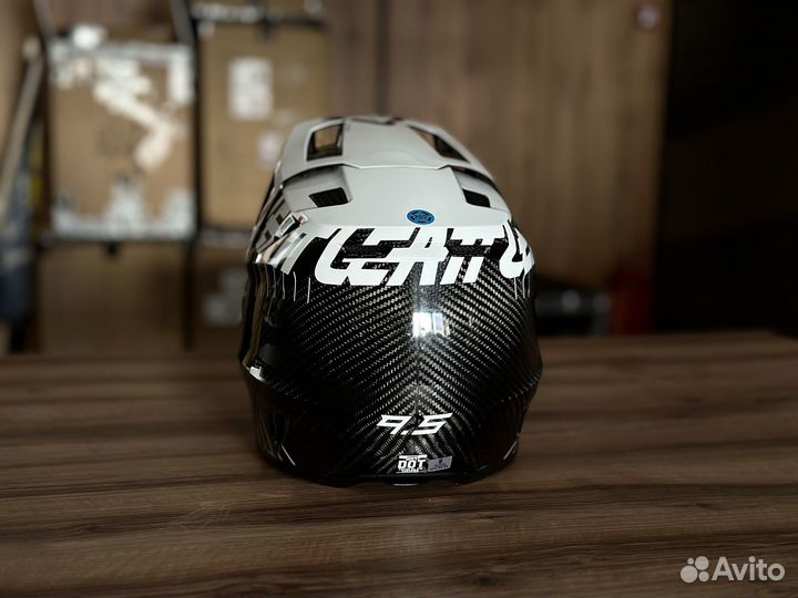 Мотошлем Leatt Moto 9.5 Carbon, White