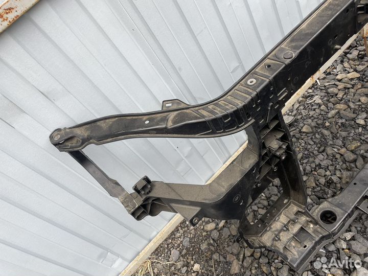 Передняя панель телевизор Kia Carnival KA4