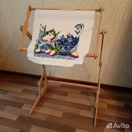 Станок напольный для вышивания крестиком/бисером