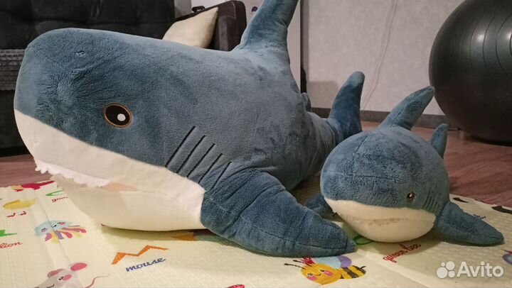 Акулы игрушки