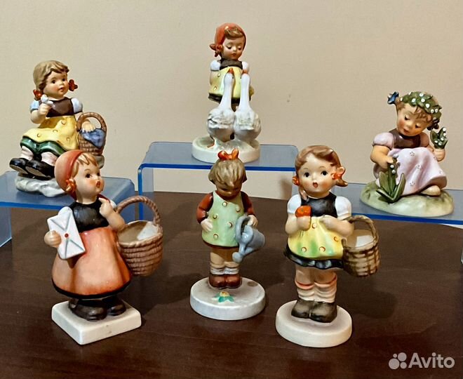 Фарфоровые статуэтки -девочки.Цена за одну.Hummel